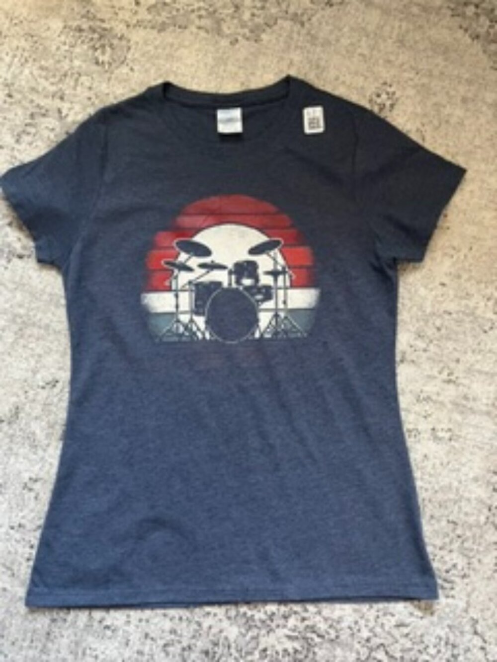 🧡3/$15 NWOT Port & Company Graphic T-Shirt Vintage Drum Kit Design Women's S